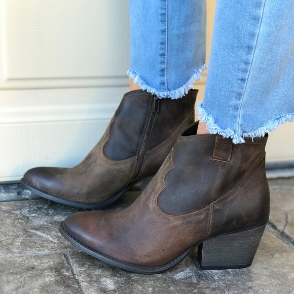 Western Boho Leather Cowboy Boots - Picture 5 of 7